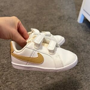 Nike toddler girl shoes , size 7c